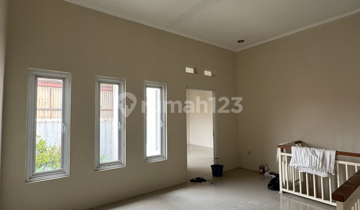 Rent a Beautiful, Well-Maintained 4-Bedroom House in Kota Baru Parahyangan 2