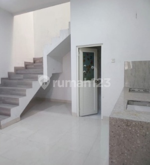 Sell New 3-Storey 3-Bedroom House in Tomang, West Jakarta 2