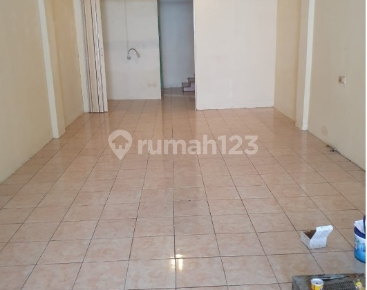Sewa Rumah 2 Lantai Lokasi Strategis di Kav Polri Jelambar Grogol Jakarta Barat 2