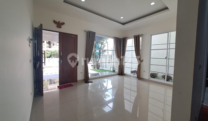 Selling 3 Bedroom House in Alam Sutera Tangerang Banten