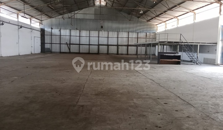 Strategic Warehouse Rental in Kapuk Kamal Area, West Jakarta Strategic Warehouse Rental in Kapuk Kamal Area, West Jakarta