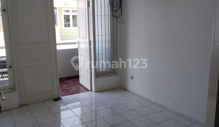 Affordable 2-Story House for Rent in Palem Lestari, Cengkareng, West Jakarta Affordable 2-Story House for Rent in Palem Lestari, Cengkareng, West Jakarta