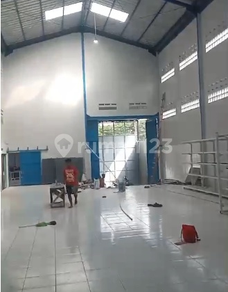 Jual Gudang Baru Renovasi Bentuk L 3 Lantai di Pesing Angke Jakarta Barat
