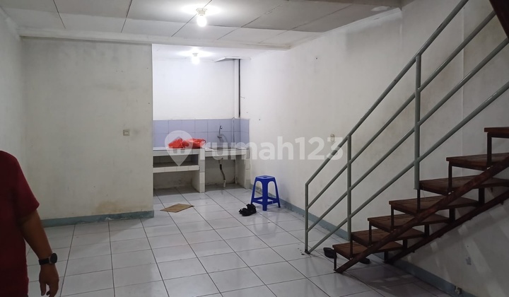House for Rent, Suitable for Business, Strategic Location in Palem Cengkareng, West Jakarta House for Rent, Suitable for Business, Strategic Location in Palem Cengkareng, West Jakarta