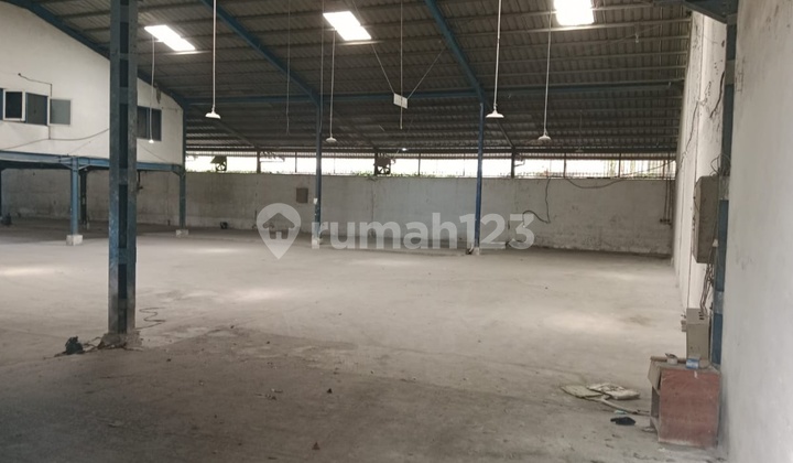 Jual Gudang/Pabrik Luas Masuk Container di Kav DKI Jakarta Barat