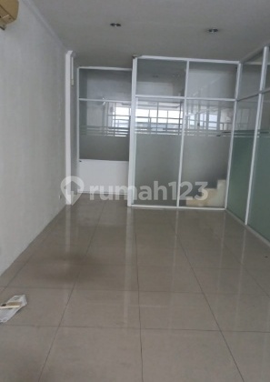 Sewa Ruko 3 Lantai Daerah Kebon Jeruk Jakarta Barat