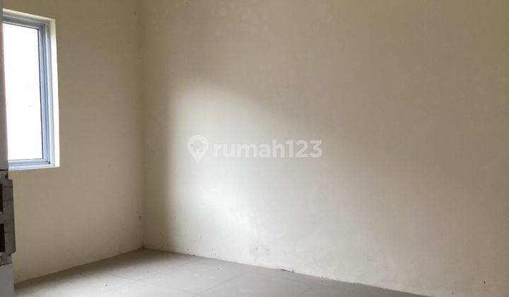 Rumah 2 Lantai Tengah Kota Dijual di Jl. Dagang Dekat Dengan Mall Matahari 2