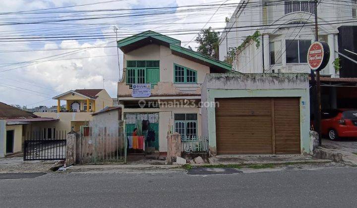 Rumah 2 Lantai Tengah Kota Dijual di Jl Gatot Subroto Pekanbaru 1