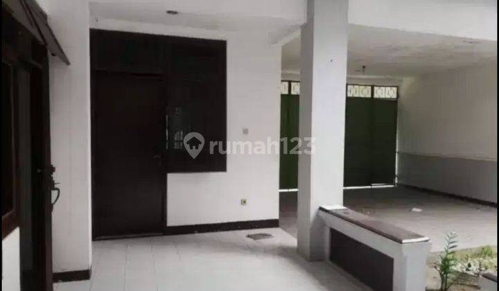 Disewakan Rumah Dukuh Kupang Barat Dekat Ruko Grand Sungkono  2