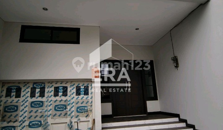 dijual cepat rumah 4 lantai baru bagus lokasi strategis