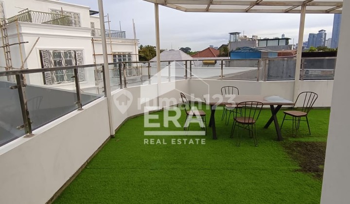 Disewakan Rumah Mewah di Menteng Jakarta Pusat 2