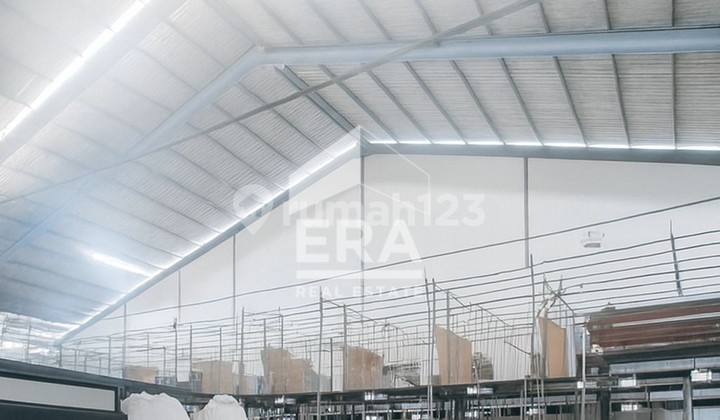 For rent: 2,500 m2 warehouse on Jalan Raya Bekasi, Harapan Jaya, North Bekasi. For rent: 2,500 m2 warehouse on Jalan Raya Bekasi, Harapan Jaya, North Bekasi.