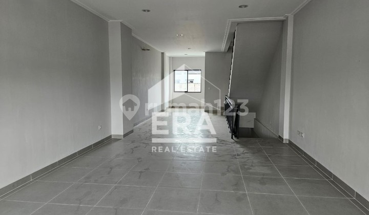 For rent: shop house in Mega Kuningan RMBK 2