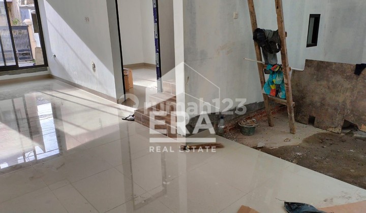 Dijual Rumah di Sunter Agung Barat 4 Kamar Tidur