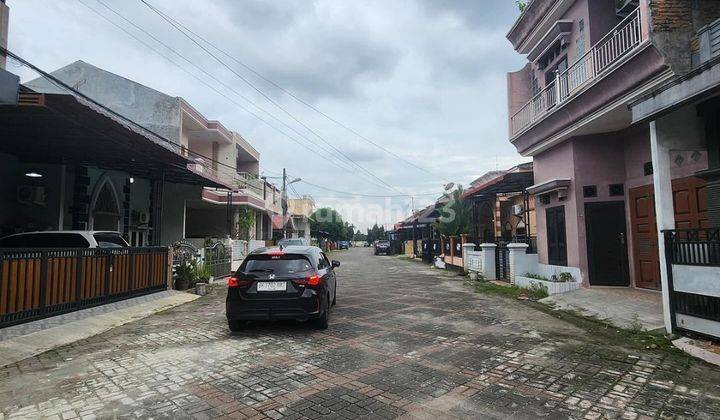 Rumah Luas 2 Tingkat Komplek Golden Vista 2 Jalan Jamin Ginting 2