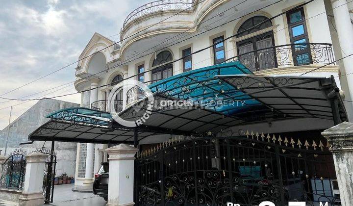 Dijual Villa Cantik Dan Mewah Komplek Taman Polonia  1