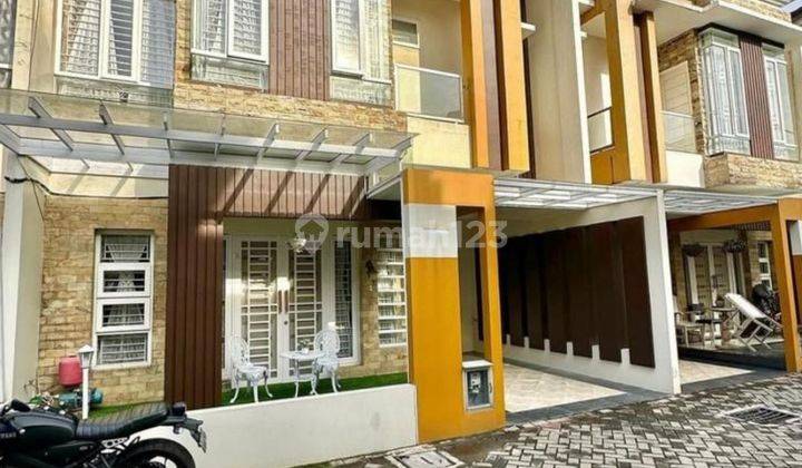 Dijual Rumah Komplek Queenstown Villa Jalan Garuda Daerah Sunggal 2