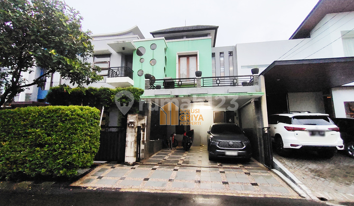 Dijual Rumah di Kawasan Elit Pesona Khayangan Juanda Depok Mewah dan Private Pool.