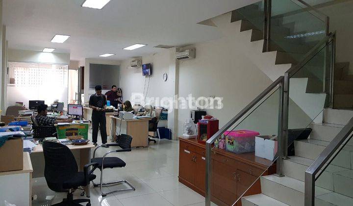 RUKO SIAP PAKAI UNTUK KANTOR, KONDISI MASIH  BEROPERASI, LOKASI STRATEGIS, TEBET JAKARTA SELATAN 2