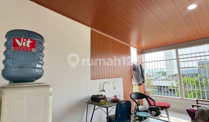 Strategic Ready-to-Use Shop House in Matraman Raya, East Jakarta 2