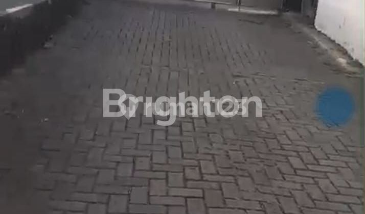 TANAH DAN BANGUNAN  DI JALAN UTAMA AKSES KENDARAAN BESAR, COCOK UNTUK PABRIK, KANTOR, GUDANG, SEKOLAH, PERUMAHAN, DLL DI KRAMAT JATI JAKARTA TIMUR