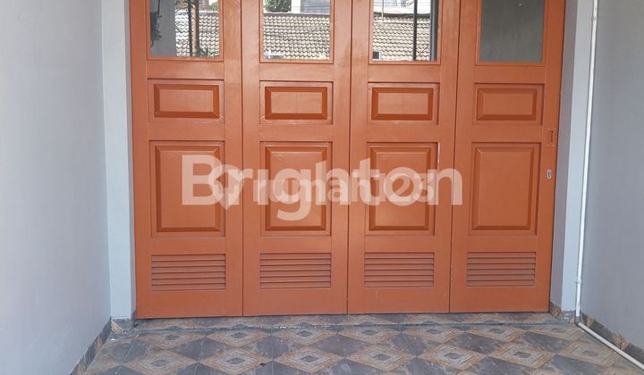 GOOD WELL-MAINTAINED HOUSE STRATEGICALLY LOCATED NEAR TEBET MARKET SOUTH JAKARTA 2