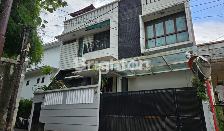 RUMAH POSISI STRATEGIS DEKAT KEMANG VILLAGE JAKARTA SELATAN 1