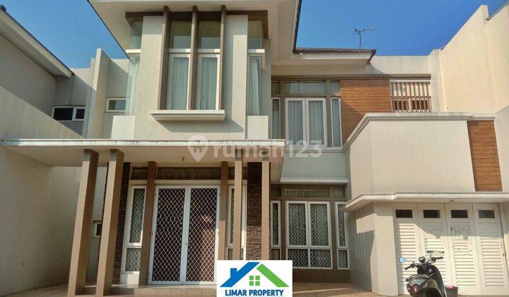 Rumah Cozy di Cluster Favourite Kota Wisata Cibubur 1