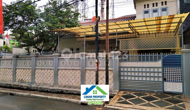Ready-to-Occupy House, Negotiable Price Until Deal in Johar Baru, Jakarta