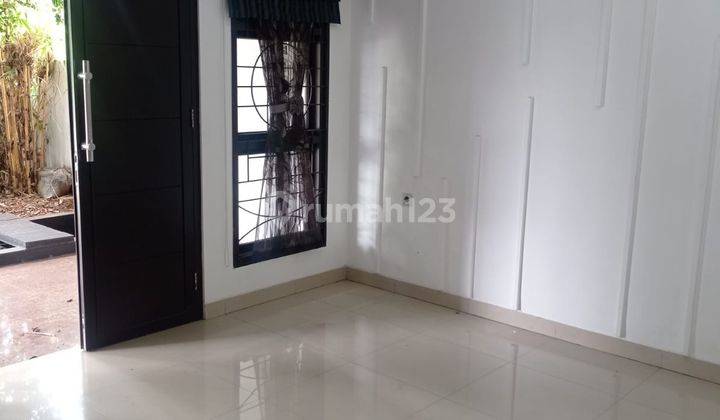 Dijual Rumah 2 Lantai di Duren Sawit 2