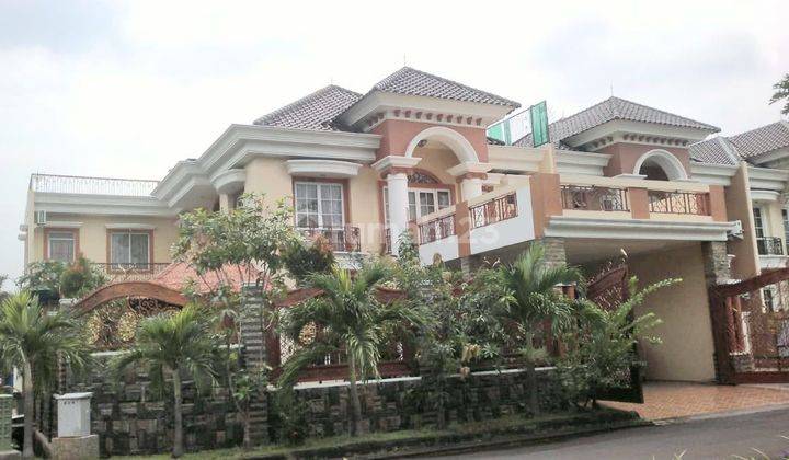 Rumah Hook Semi Furnish Royal Residence Jakarta Timur. 1