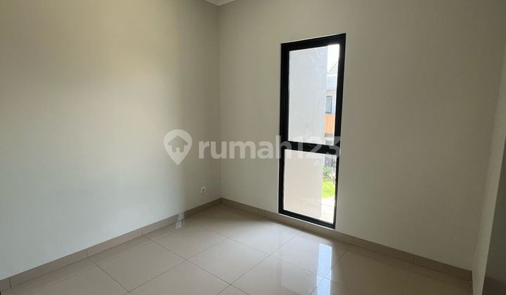 Disewakan Rumah di Summarecon Crown Gading, Bekasi 2