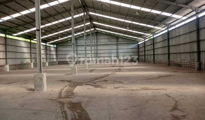 Warehouse Land Wide Truck Parking Ready to Use in Citeurup Bogor Warehouse Land Wide Truck Parking Ready to Use in Citeurup Bogor