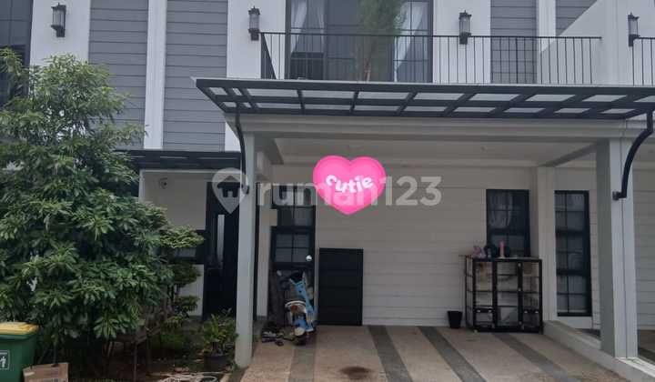 Rumah di Wisteria Mansion Metland Jakarta Timur