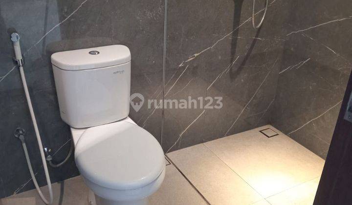 Dijual Rumah Tropical 2 Lantai Baru Siap Huni Di Setra Duta 1