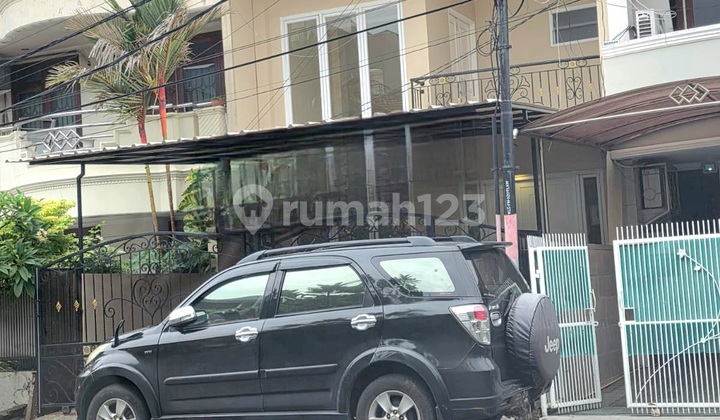 Ready-to-live house in Pelepah. Nice. K.gading Ready-to-live house in Pelepah. Nice. K.gading