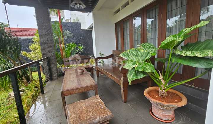 Rumah Asri Jl. Jepara Blok M Mega Cinere. Depok