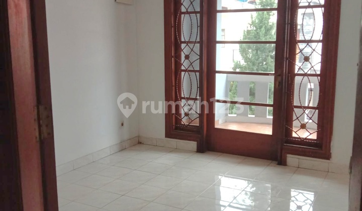 For Rent!! 2-Story House in Gading Pelangi, Kelapa Gading, North Jakarta. For Rent!! 2-Story House in Gading Pelangi, Kelapa Gading, North Jakarta.