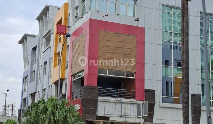 Ruko Hoek 4 Lt Hadap Jl Boulevar.di Kirana Boutiqe . 1