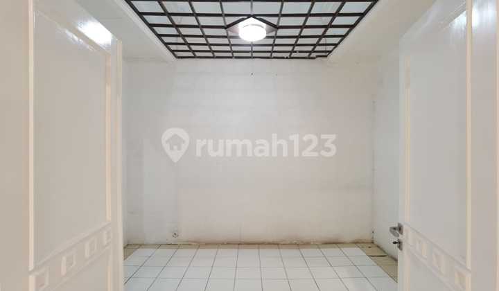 Jual/sewa Rmh Cantik. 2 Lt Di Villa Permata Gading. Jak Ut 2