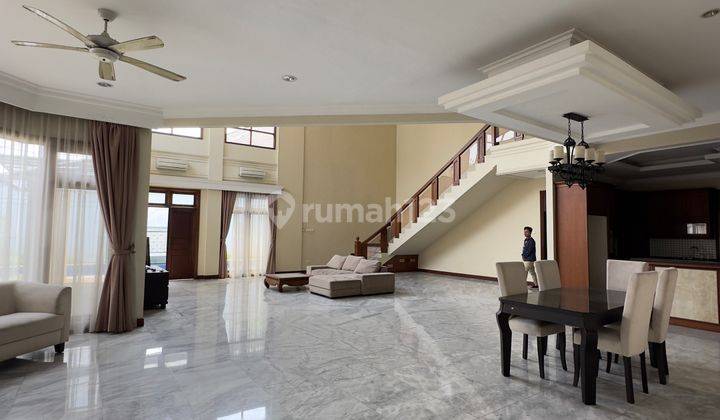 Rumah Mewah Lingkungan Asti Dan Nyaman di Ampera 2