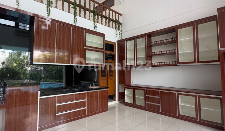 Habitable Hook Position House in Pondok Indah 2