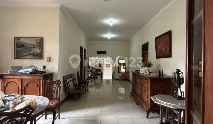 Rumah Tua di Lokasi Terbaik Taman Radio Dalam Jakarta Selatan Rumah Tua di Lokasi Terbaik Taman Radio Dalam Jakarta Selatan