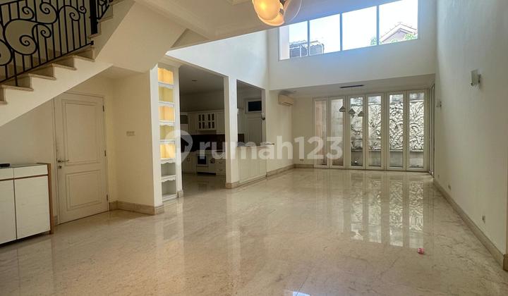 Rumah Modern Siap Huni Lingkungan Super Nyaman di Pondok Indah