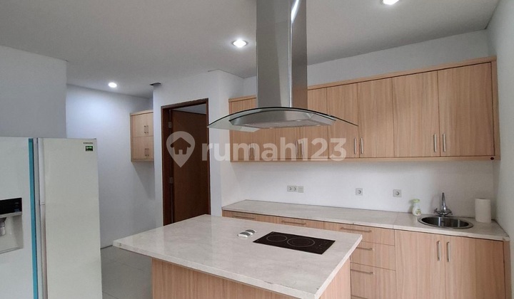 Strategic House Inside Veteran Townhouse in South Jakarta - Easy Access, Flood-Free 2