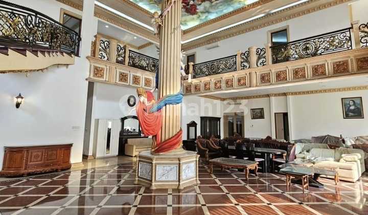 Exclusive Rent Rumah Mewah Pondok Indah - Lokasi Strategis