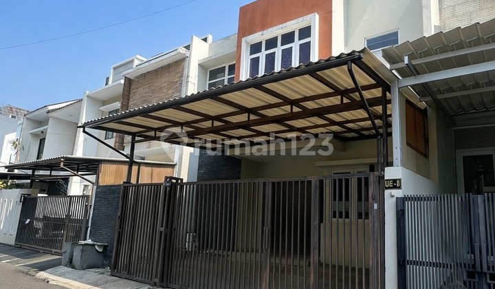 For Rent: 2-Story House in Pondok Indah - 4 Bedrooms, Move-In Ready, Strategic Location For Rent: 2-Story House in Pondok Indah - 4 Bedrooms, Move-In Ready, Strategic Location