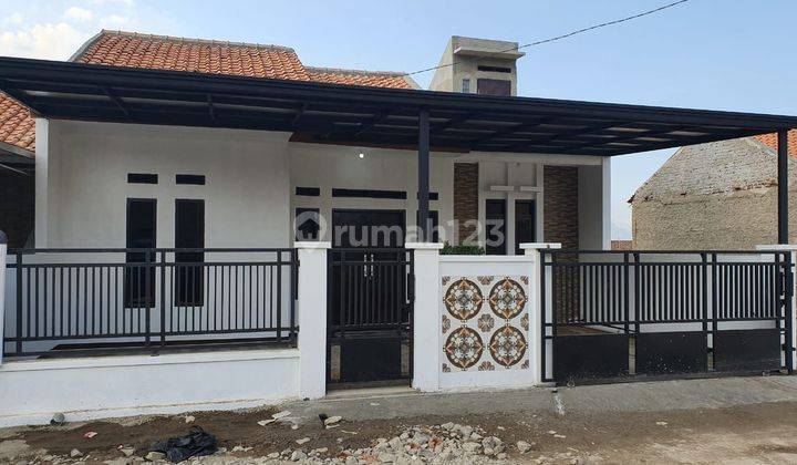 Rumah di jual 3 kamar tidur 2 kmar mandi dekat tol seroja  1