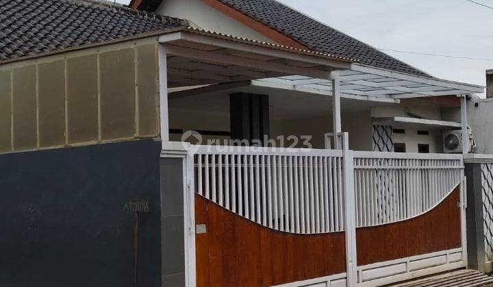 Rumah 2 Lantai Dekat Sarana Kebutuhan Sehari Hari  1