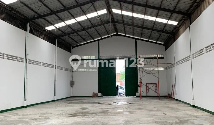 Warehouse for Rent Ready to Use in Cipondoh Tangerang DPR Kav. Warehouse Area